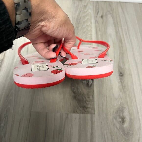 Kate Spade Sandals Women’s 9 Fiji Red & Pink Strawberry Printed Flip Flop New - Picture 5 of 7